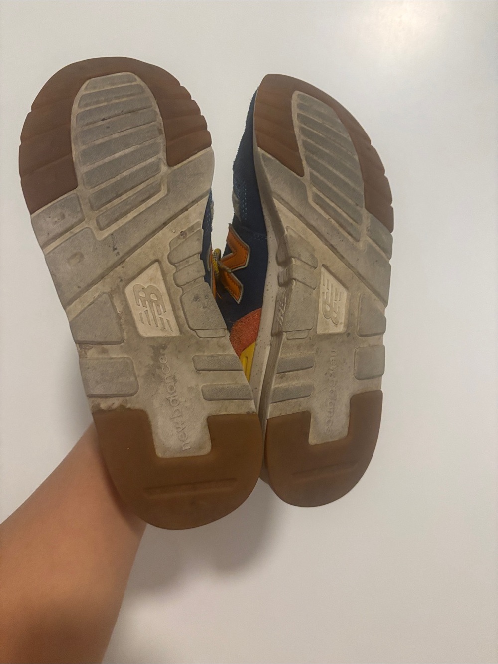 New Balance men’s sneakers sz 8.5 - Picture 2 of 6